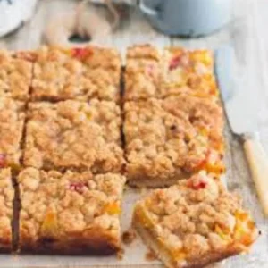 Peaches and Cream Crumble Bars – Easy Summer Dessert